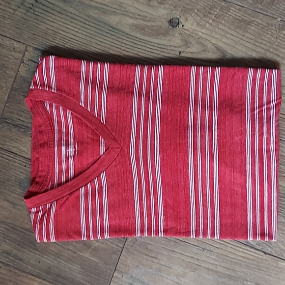 Old navy t-shirt. Size m euc - Picture 1 of 3